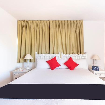 Suites Internacional Запопан Екстериор снимка