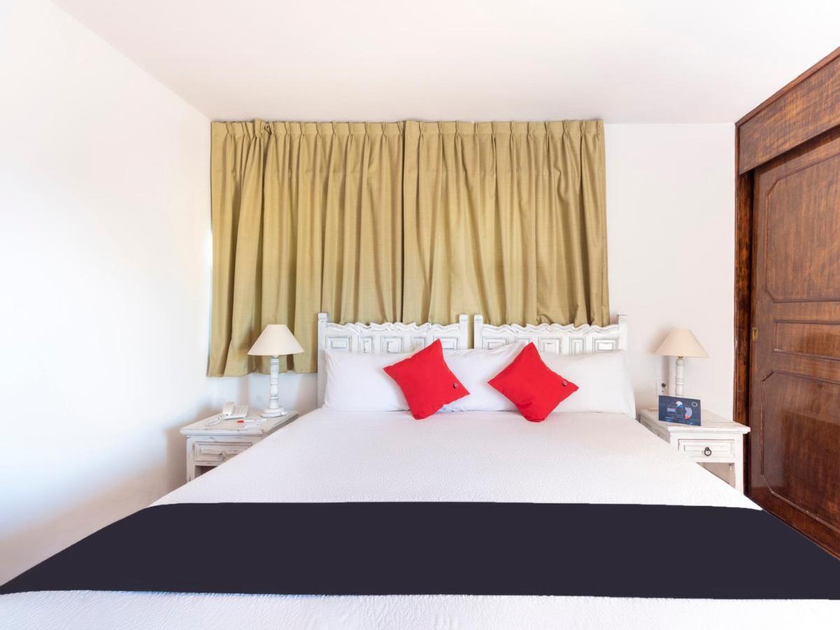 Suites Internacional Запопан Екстериор снимка