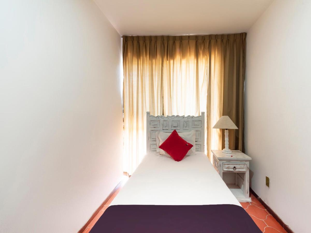 Suites Internacional Запопан Екстериор снимка
