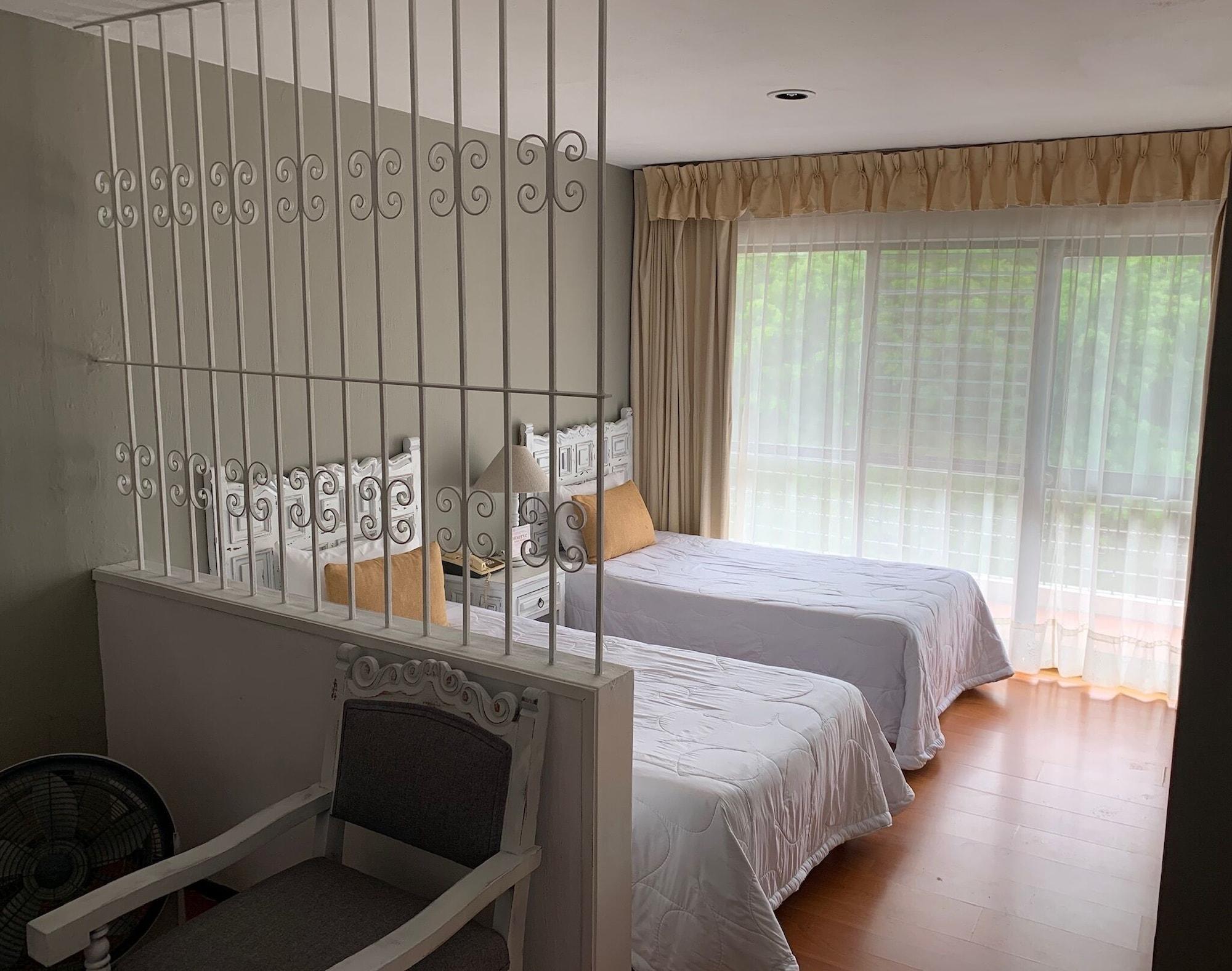 Suites Internacional Запопан Екстериор снимка