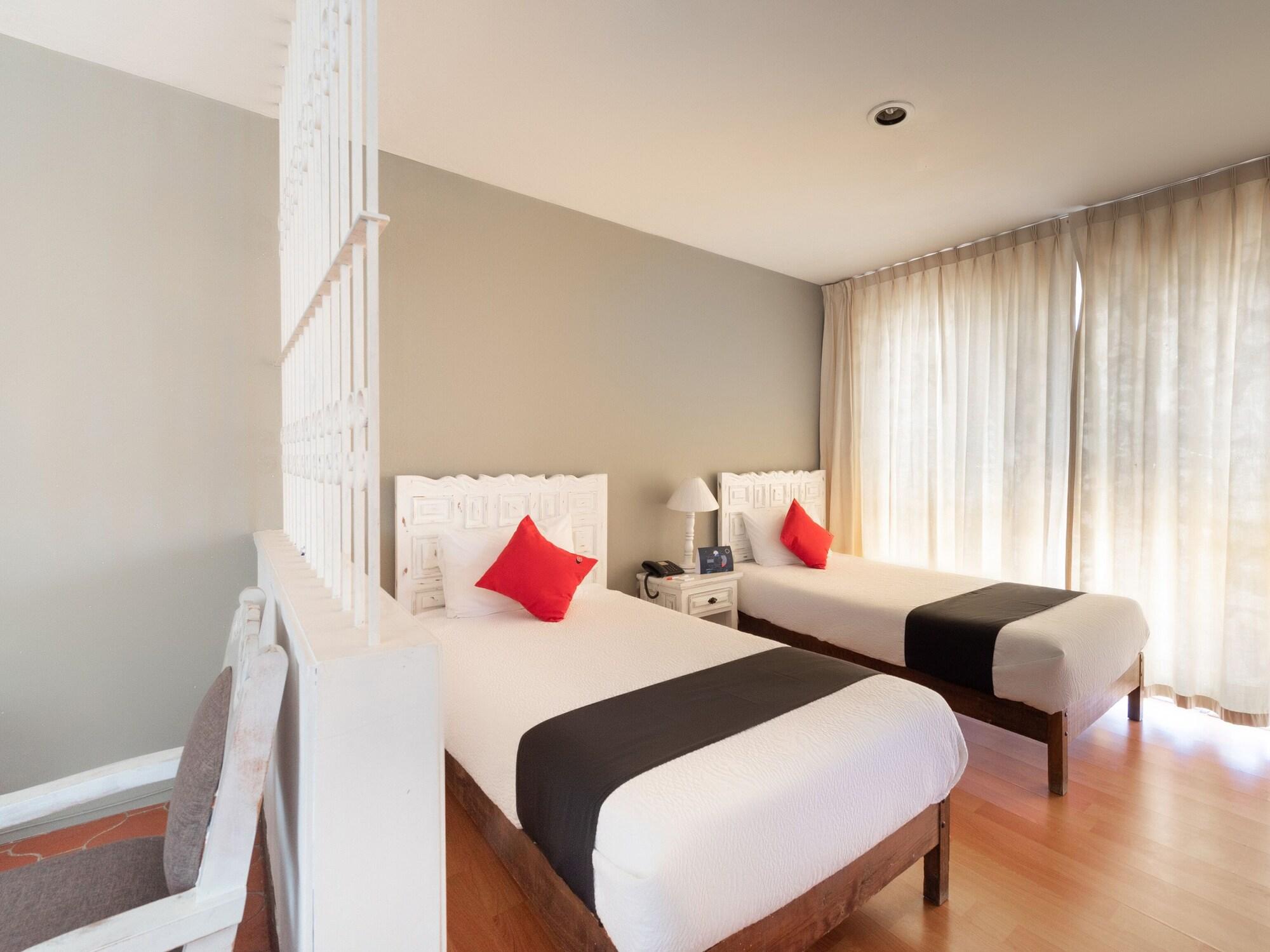 Suites Internacional Запопан Екстериор снимка