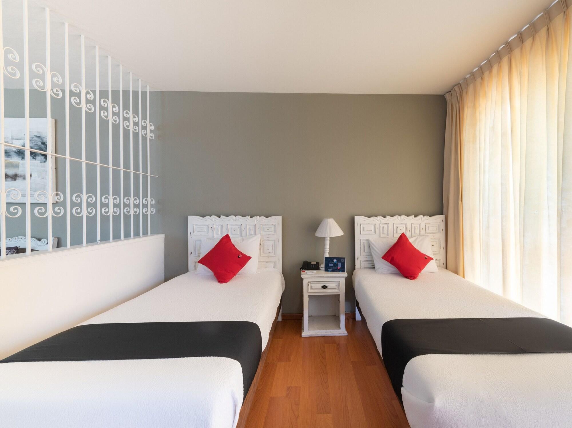 Suites Internacional Запопан Екстериор снимка