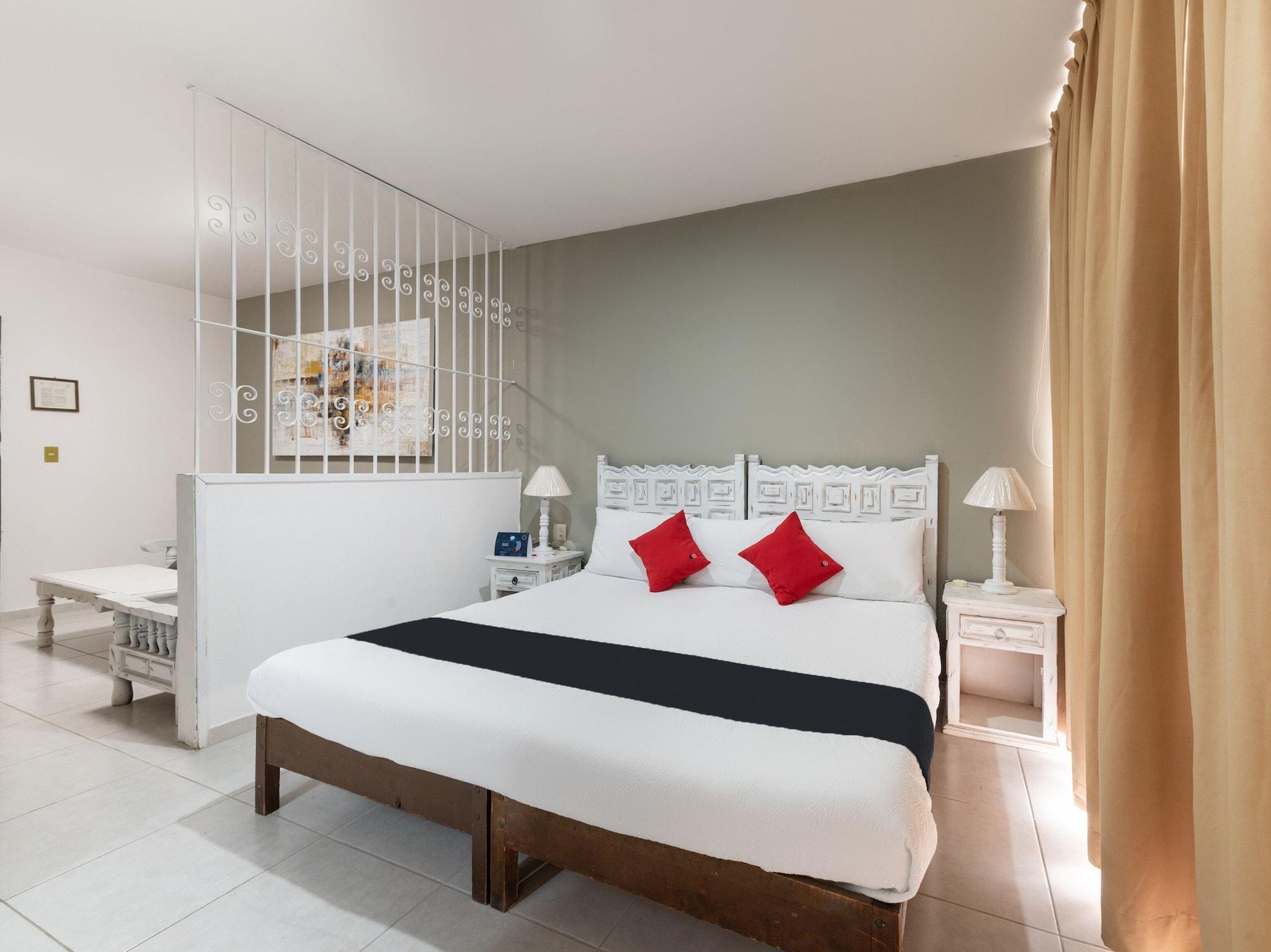 Suites Internacional Запопан Екстериор снимка