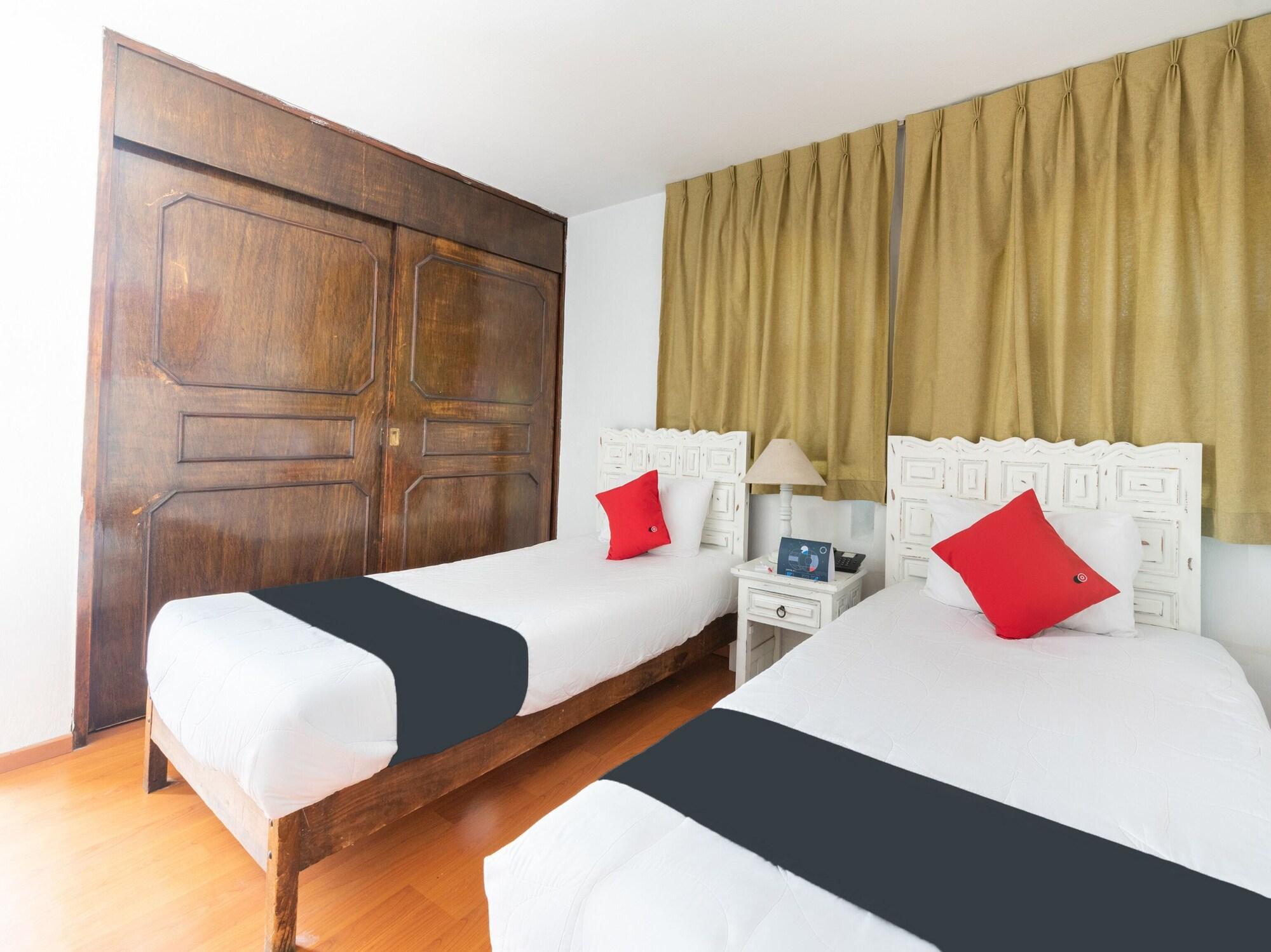 Suites Internacional Запопан Екстериор снимка