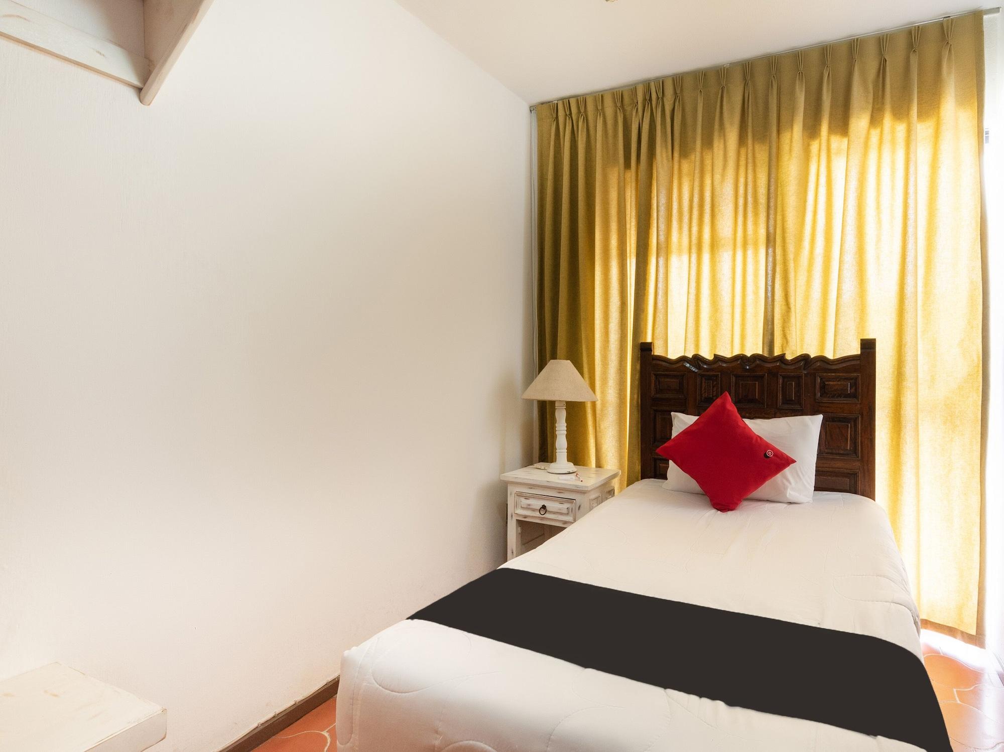 Suites Internacional Запопан Екстериор снимка