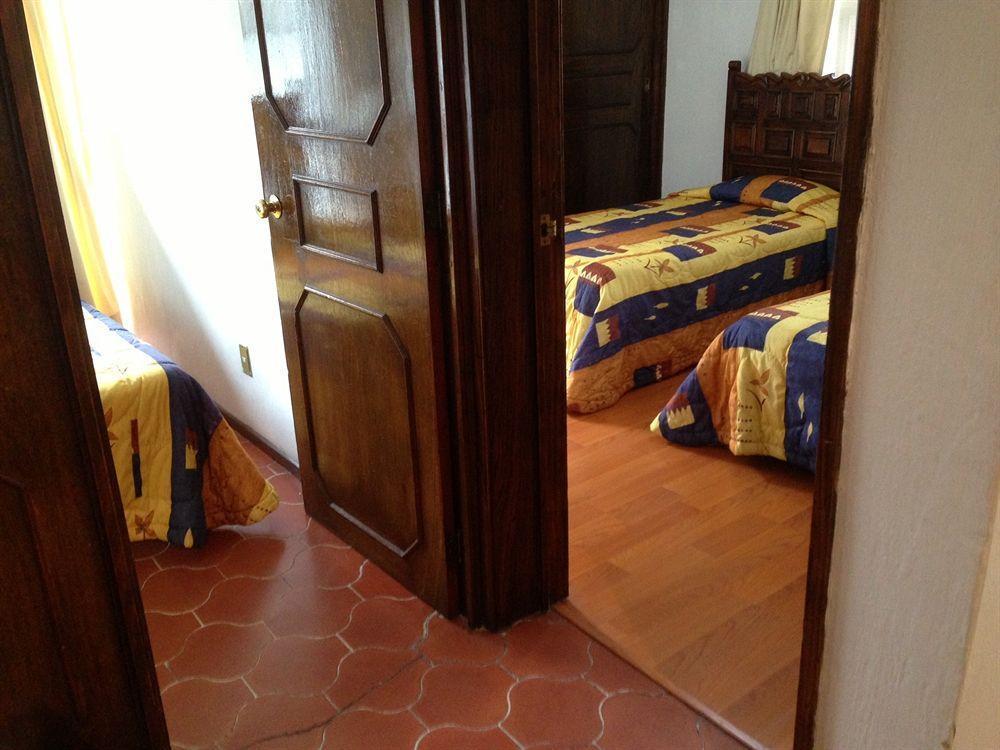 Suites Internacional Запопан Екстериор снимка