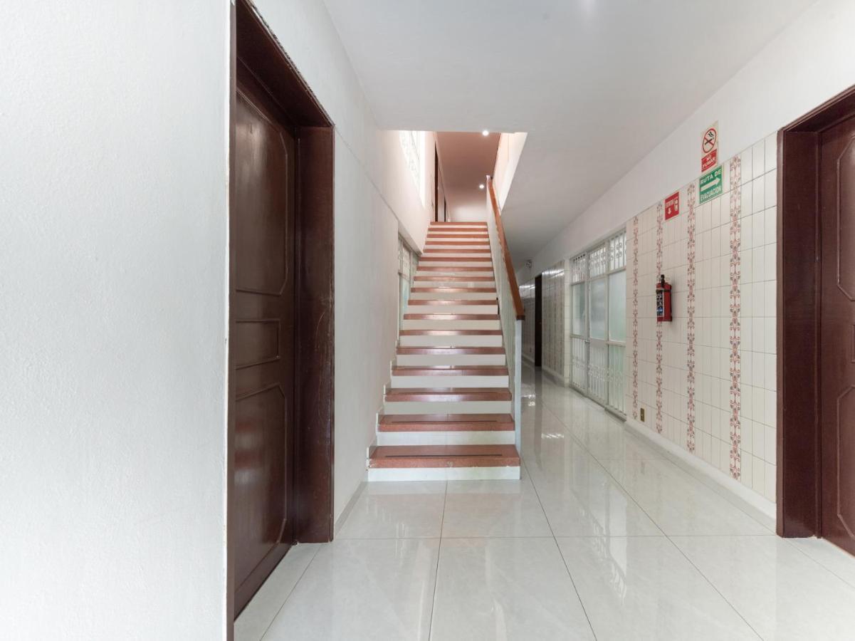 Suites Internacional Запопан Екстериор снимка